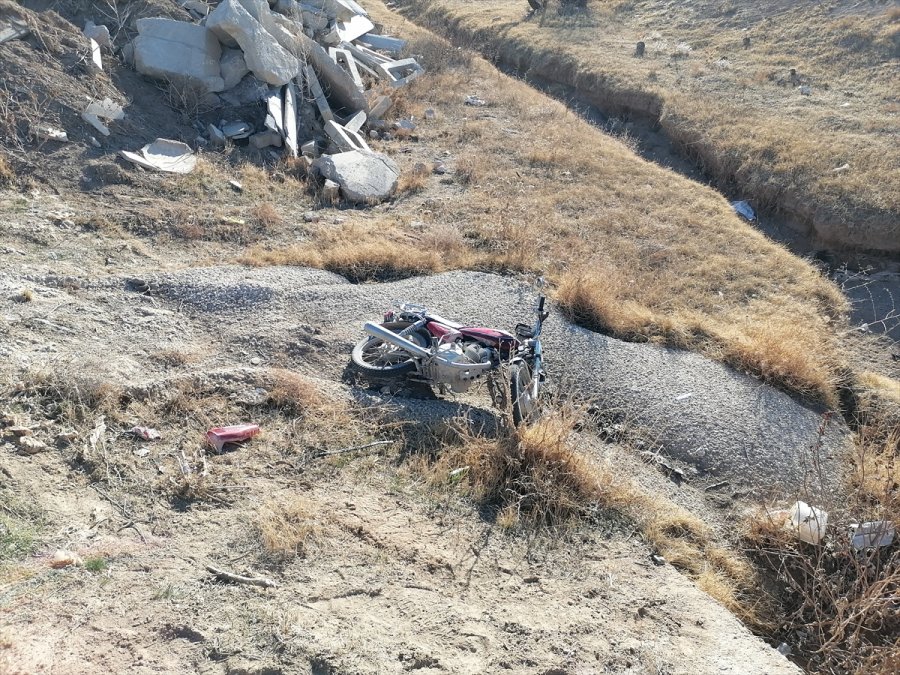Konya'da Şarampole Devrilen Motosikletin Sürücüsü Yaşamını Yitirdi