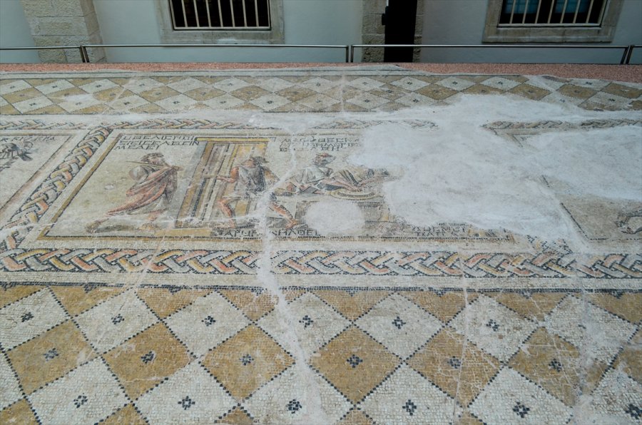 Mersin'de Müzeye Dönüştürülen Eski Adliye Binası Tarihe Işık Tutuyor