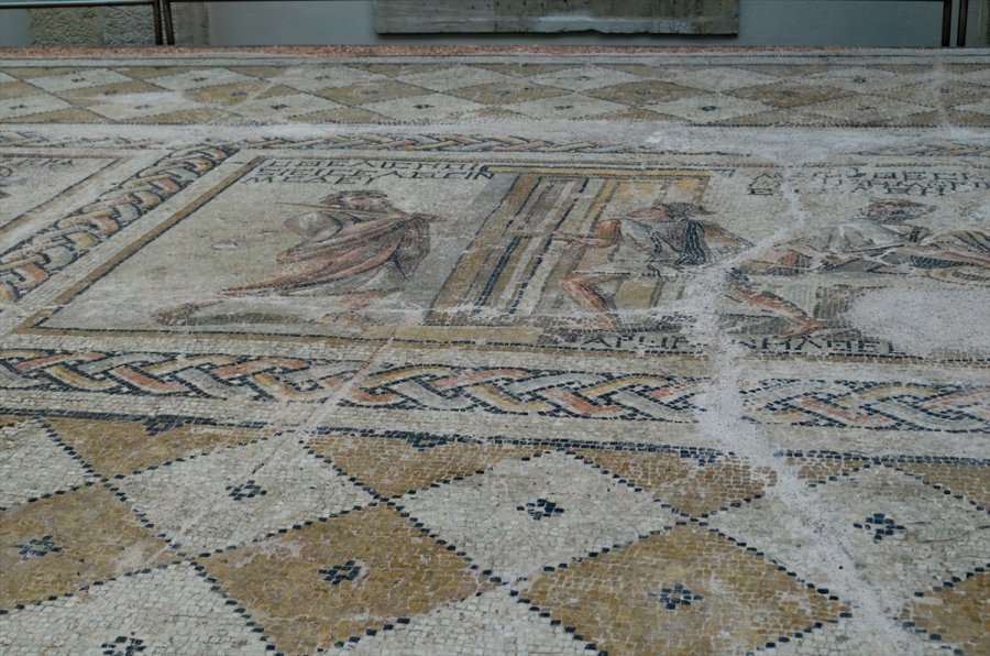 Mersin'de Müzeye Dönüştürülen Eski Adliye Binası Tarihe Işık Tutuyor