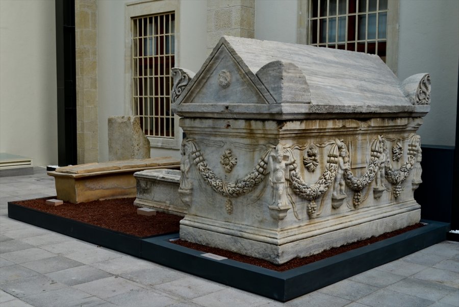 Mersin'de Müzeye Dönüştürülen Eski Adliye Binası Tarihe Işık Tutuyor