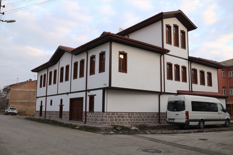 Çubuk'ta Hamdi Ağalar Konağı'nın Halk Kütüphanesine Dönüştürülmesi İçin Protokol İmzalandı