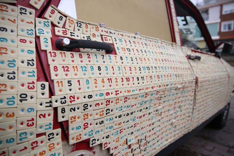İddiayı Kaybedince Otomobiline 11 Bin Okey Taşı İle 65 Istaka Yapıştırdı