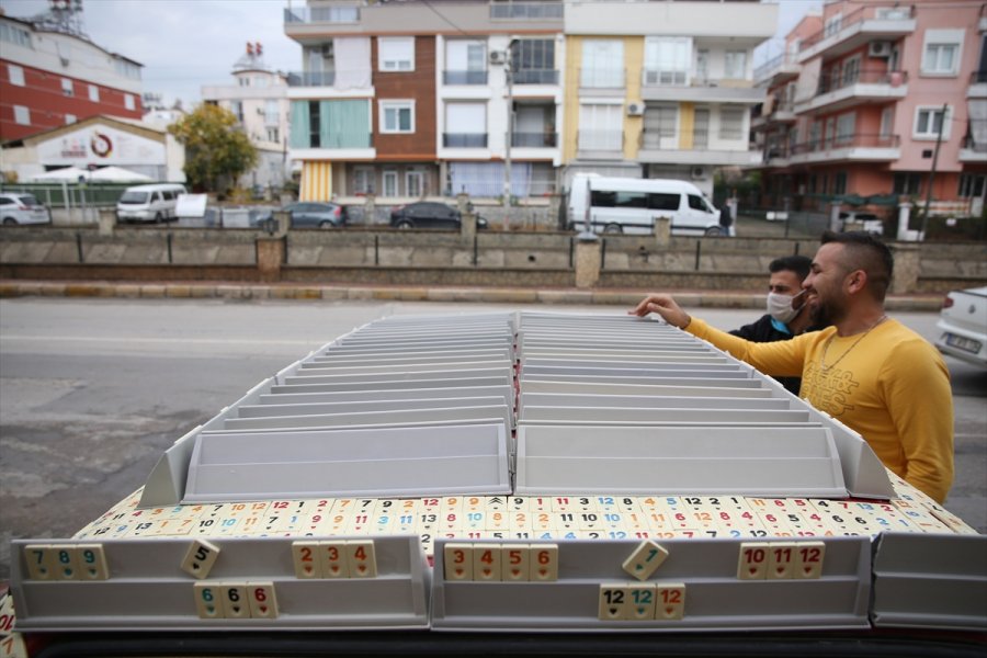 İddiayı Kaybedince Otomobiline 11 Bin Okey Taşı İle 65 Istaka Yapıştırdı