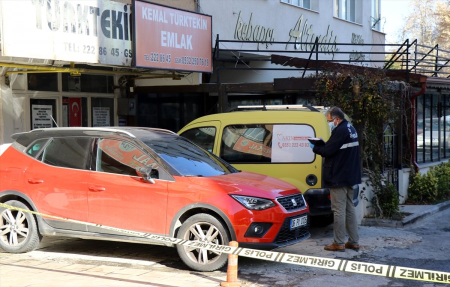 Kayseri'de Komşu Esnafın Otopark Kavgasında 2 Kişi Silahla Yaralandı