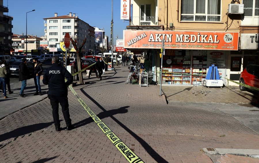 Kayseri'de Komşu Esnafın Otopark Kavgasında 2 Kişi Silahla Yaralandı