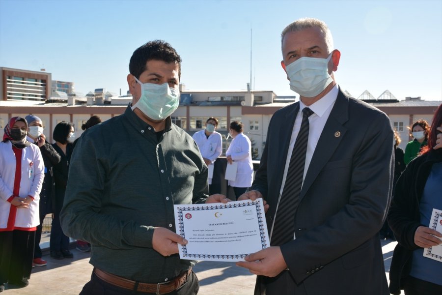 Niğde'de Sağlık Çalışanlarına 