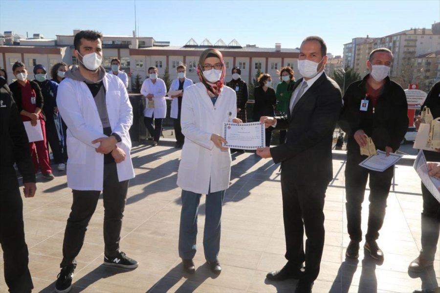 Niğde'de Sağlık Çalışanlarına 