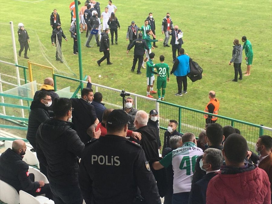 Serik Belediyespor, Kırşehir Belediyespor Maçı Sonrası Gerginlik Yaşandı