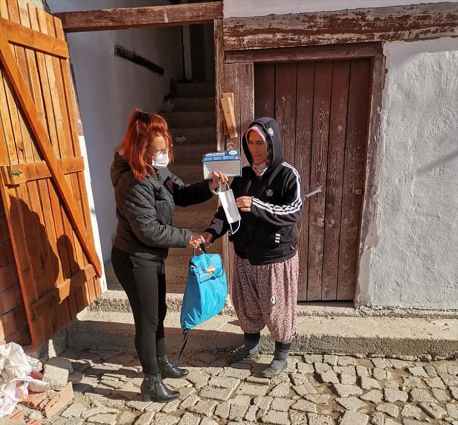 Beypazarı'nda İki Mahallede Temizlik Malzemeleri Dağıtımı Yapıldı