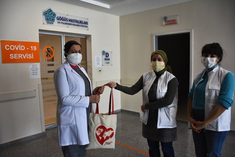 Genç Yeryüzü Doktorları Topluluğu, Sağlık Çalışanlarına 