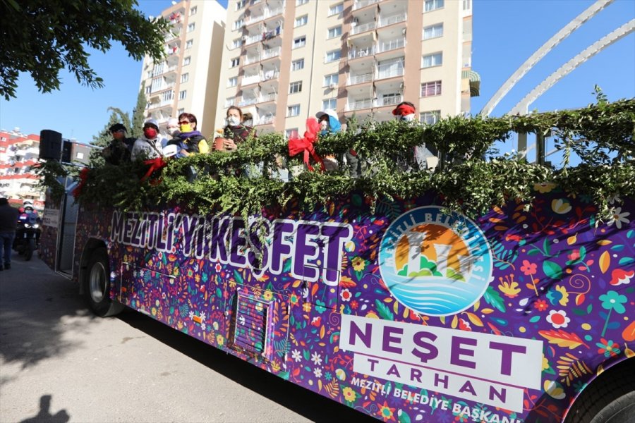 Mersin'de 65 Yaş Ve Üzerindekilere Üstü Açık Otobüsle Şehir Turu Sürprizi