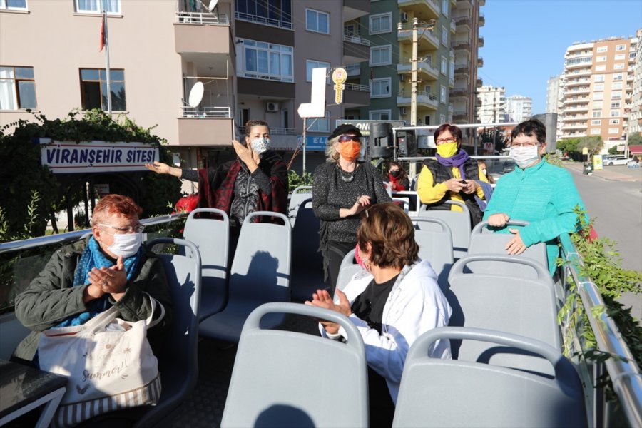 Mersin'de 65 Yaş Ve Üzerindekilere Üstü Açık Otobüsle Şehir Turu Sürprizi