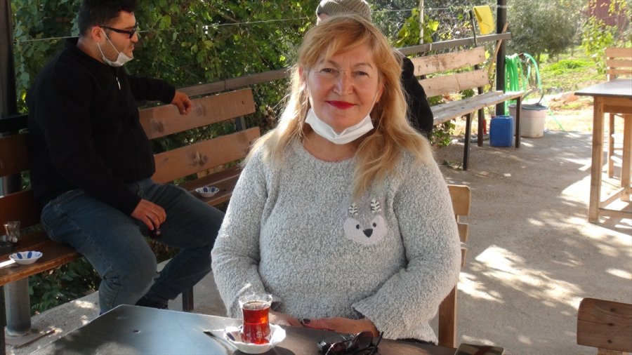 Mersin'de Kayıp Eşyasını Bulmak İçin Minibüs Durağına Giden Kadın Aldığı Teklifle Şoför Oldu