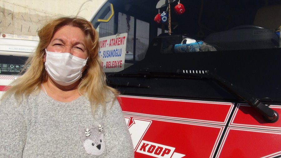 Mersin'de Kayıp Eşyasını Bulmak İçin Minibüs Durağına Giden Kadın Aldığı Teklifle Şoför Oldu