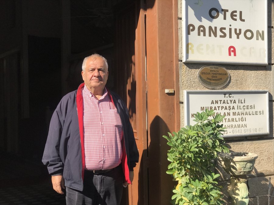 Ayakta Tutmak İçin Satın Aldığı Asırlık Konakla Turizme Hizmet Veriyor