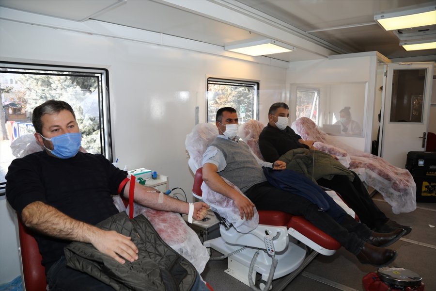 Çubuk'ta Vatandaşlar Kan Bağışı Kampanyasına İlgi Gösterdi