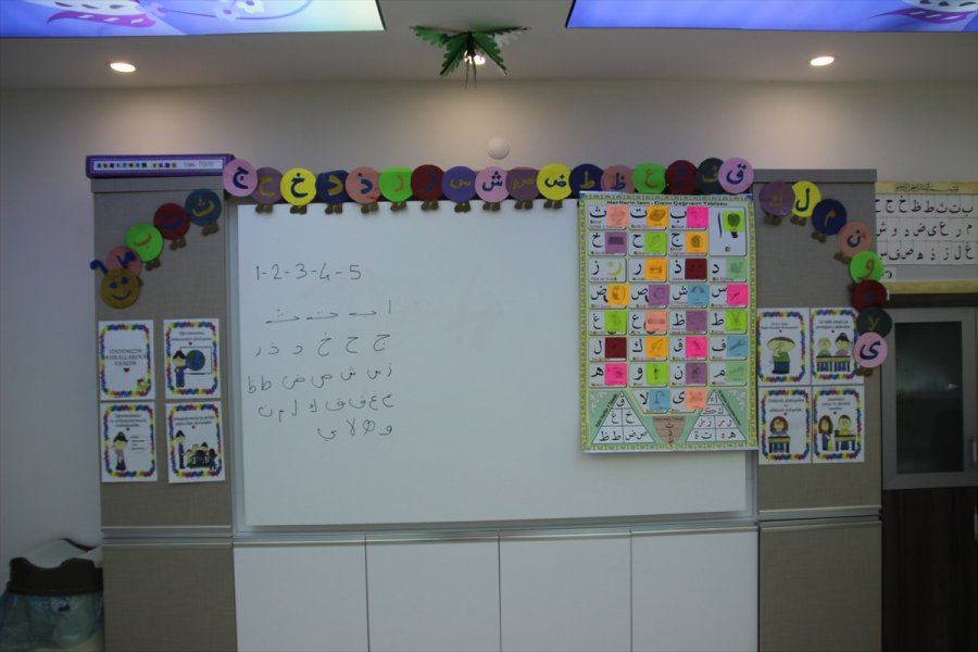 Korkuteli'nde Hayırseverlerden Gençlik Merkezi Desteği