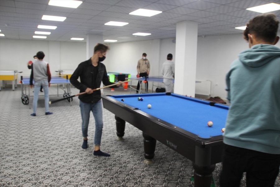 Korkuteli'nde Hayırseverlerden Gençlik Merkezi Desteği