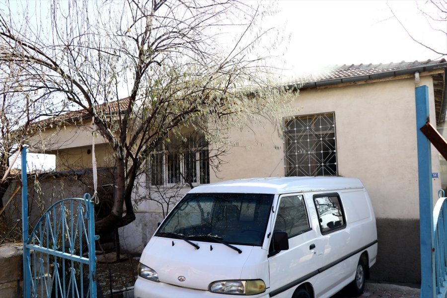 Kayseri'de Evde Çıkan Yangında Dumandan Etkilenen Yaşlı Kadın Öldü
