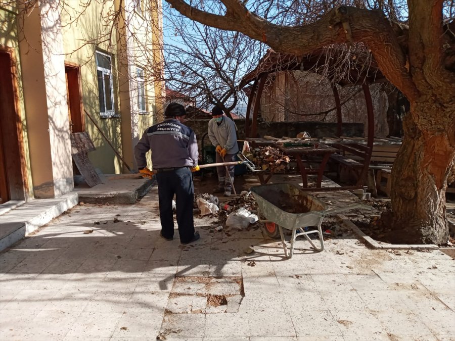 Kızılcahamam Belediye Başkanı Acar, Temizlik Çalışmalarını Denetledi