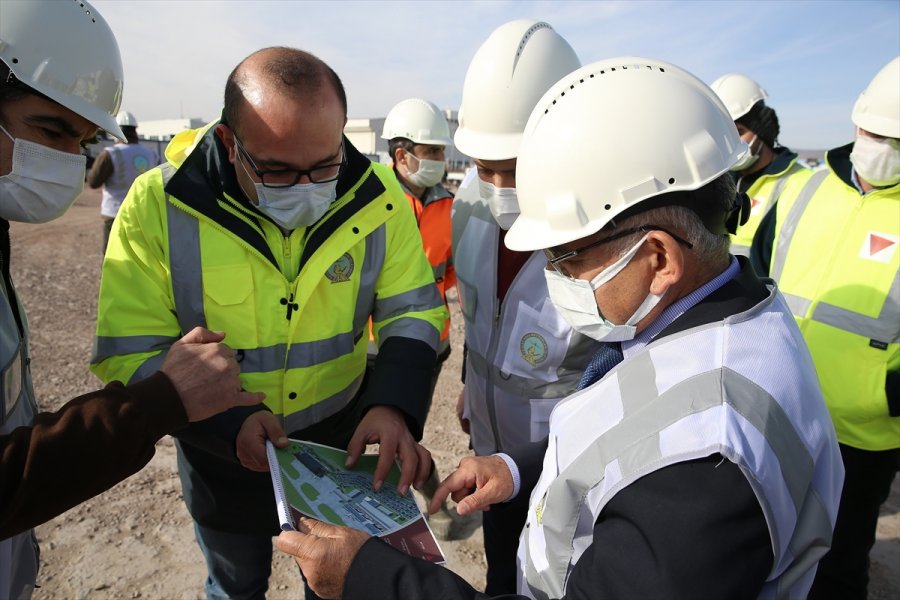 Büyükkılıç, Havalimanındaki Çalışmaları İnceledi