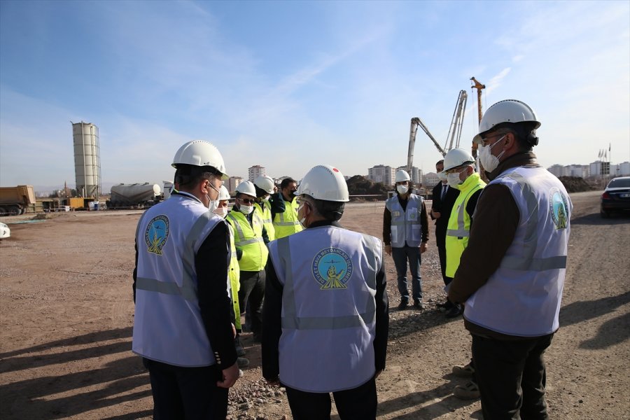 Büyükkılıç, Havalimanındaki Çalışmaları İnceledi