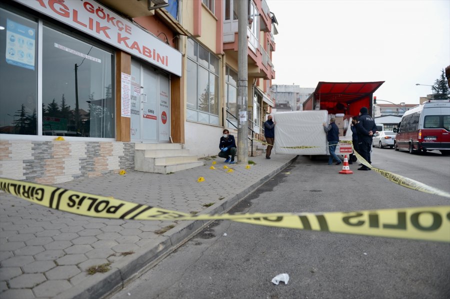Eskişehir'de Baba Oğul Kavgada Bıçakla Yaralandı
