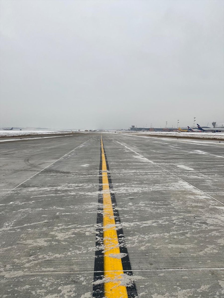 Rönesans, Rusya'nın En Büyük Havalimanı Sheremetyevo'nun Pistini Yeniledi