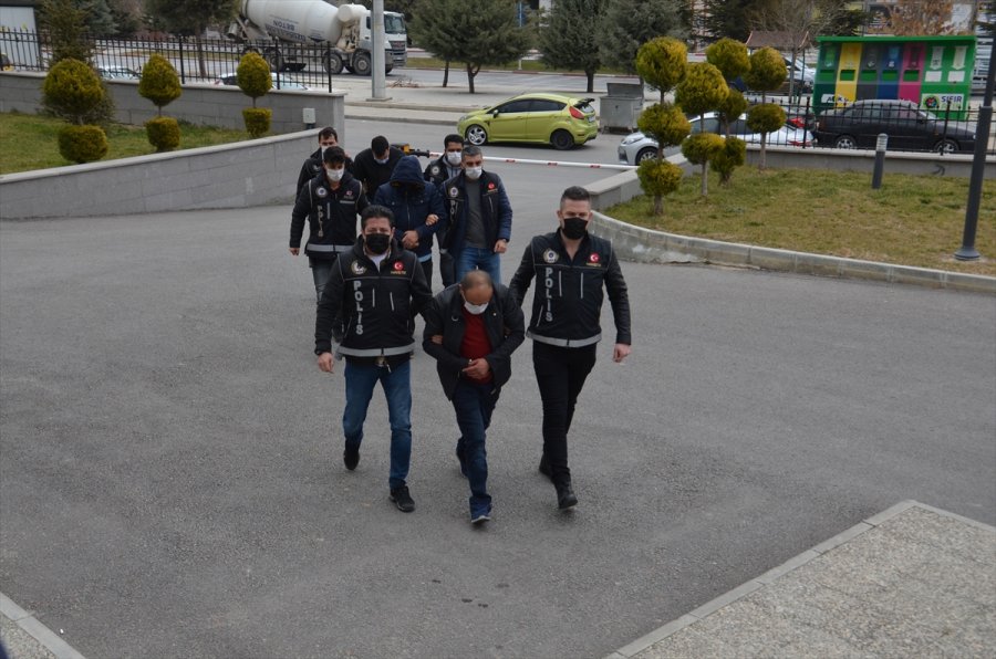 Karaman'da Uyuşturucu Operasyonunda Yakalanan 3 Zanlıdan 2'si Tutuklandı