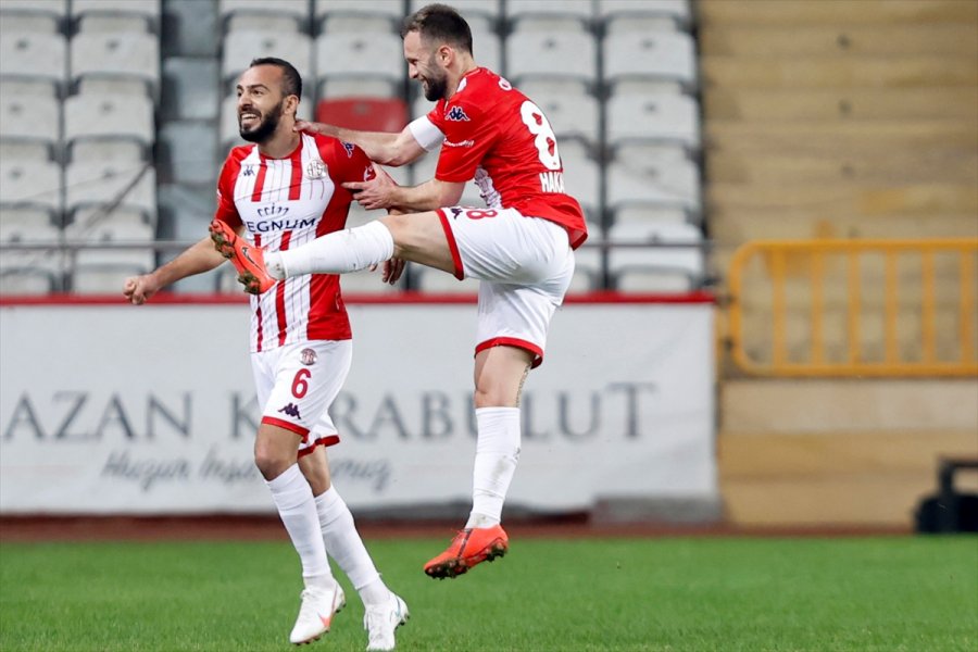 Antalya Ekibi 3 Golle 3 Puanı Aldı