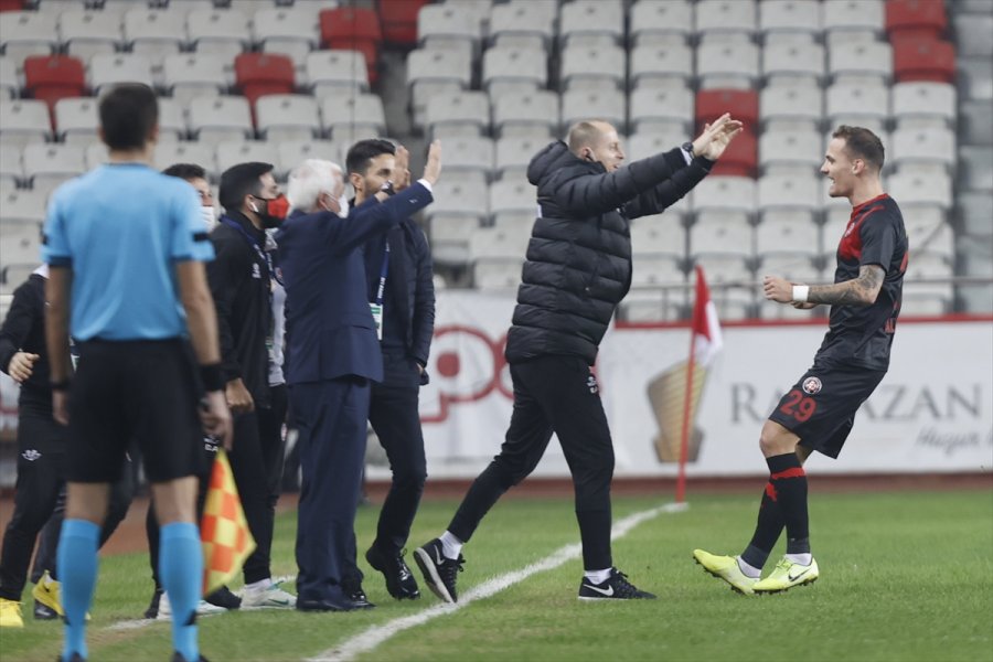 Antalya Ekibi 3 Golle 3 Puanı Aldı