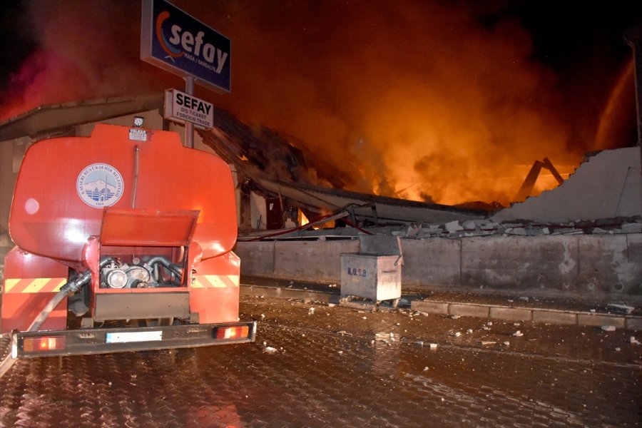 Kayseri'de Bir Fabrikada Yangın Çıktı