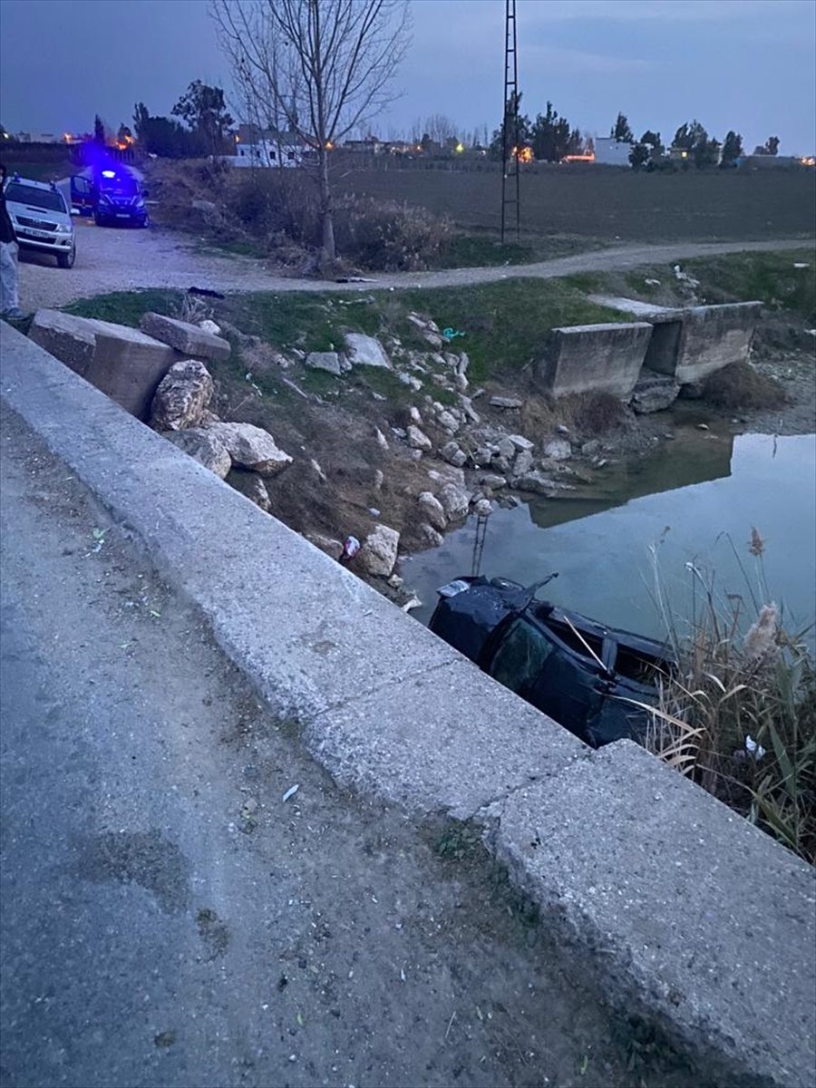Mersin'de Sulama Kanalına Düşen Otomobildeki 5 Kişi Yaralandı