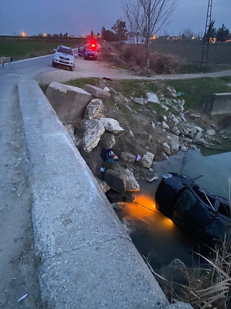 Mersin'de Sulama Kanalına Düşen Otomobildeki 5 Kişi Yaralandı