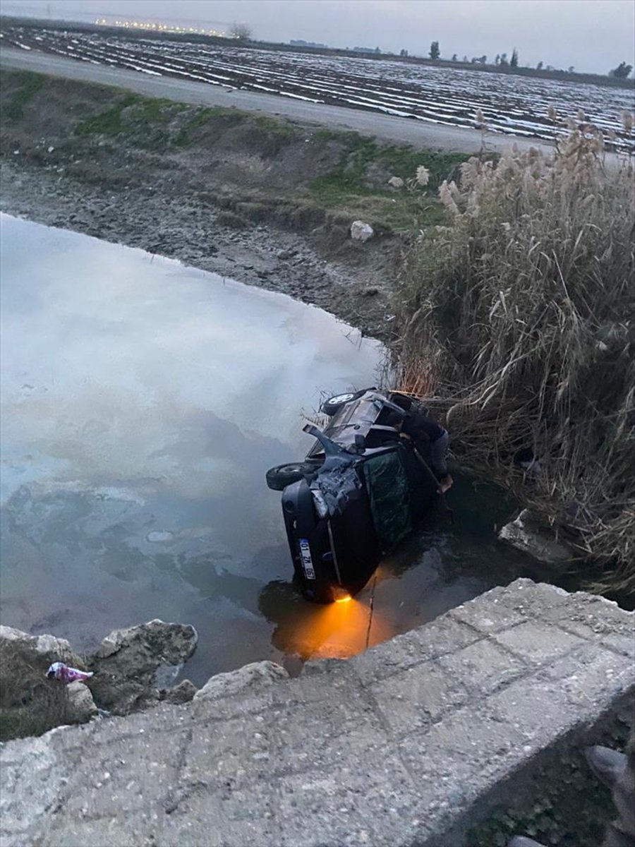 Mersin'de Sulama Kanalına Düşen Otomobildeki 5 Kişi Yaralandı
