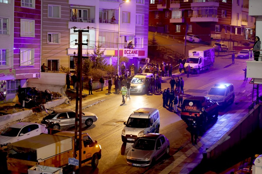 Başkentte Park Halindeyken Freni Arızalanan Tır Çok Sayıda Araca Çarparak Durabildi