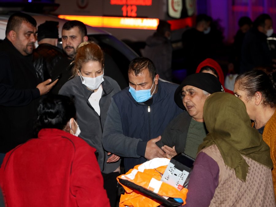 Başkentte Park Halindeyken Freni Arızalanan Tır Çok Sayıda Araca Çarparak Durabildi