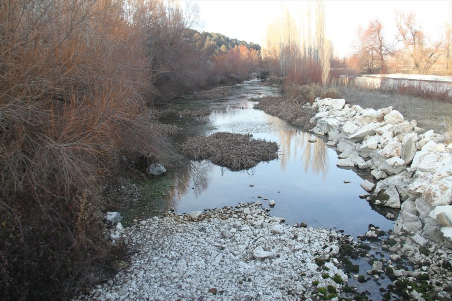Beyşehir Gölü'nü Besleyen Dereler Kar Yağışı Bekliyor