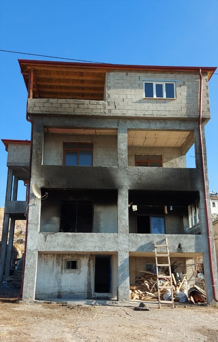 Kayseri'de Bir Evde Çıkan Yangın Söndürüldü