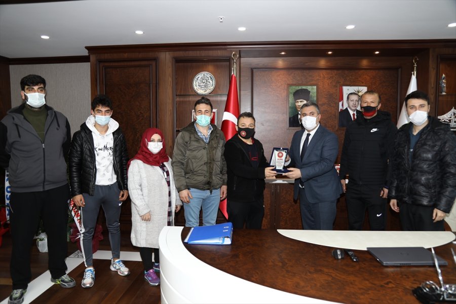 Sporculardan Başkan Demirbaş'a Teşekkür Ziyareti