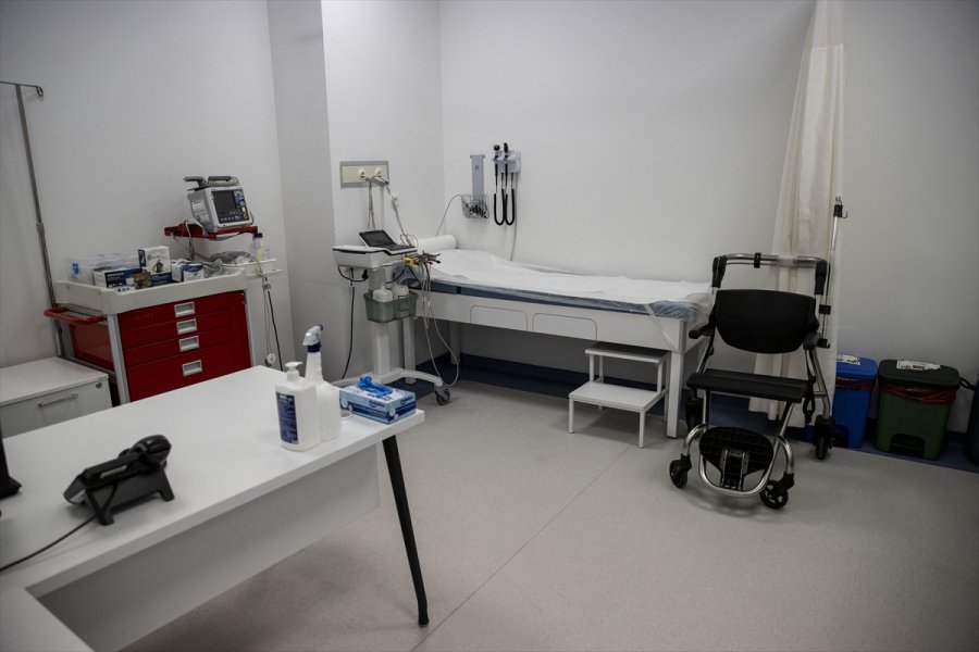 Hastanelerde Kovid-19 Aşı Odaları Hazırlanmaya Başladı