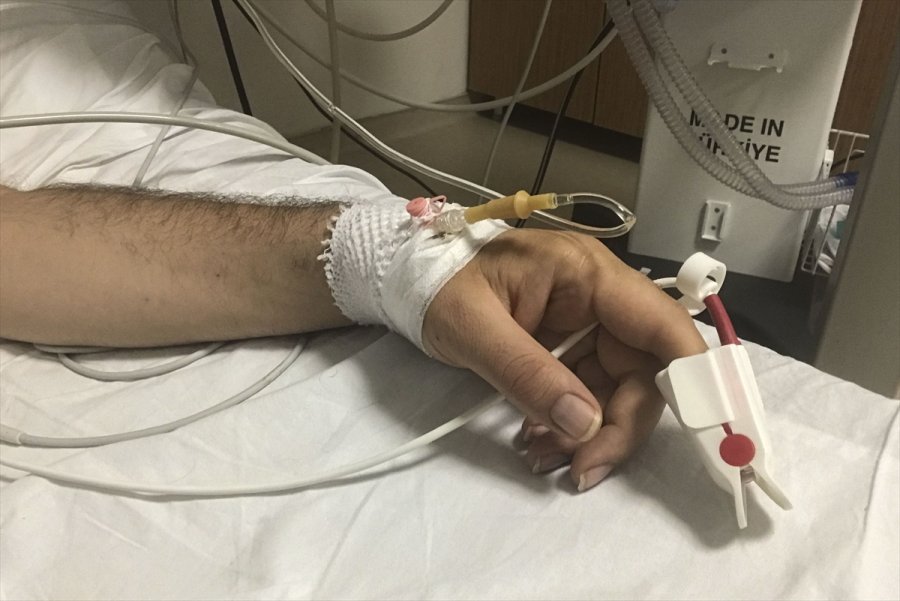 Kovid-19'u Yenen Aa Foto Muhabiri Aydoğan 26 Günlük Tedavi Sürecini Çektiği Fotoğraflarla Anlattı