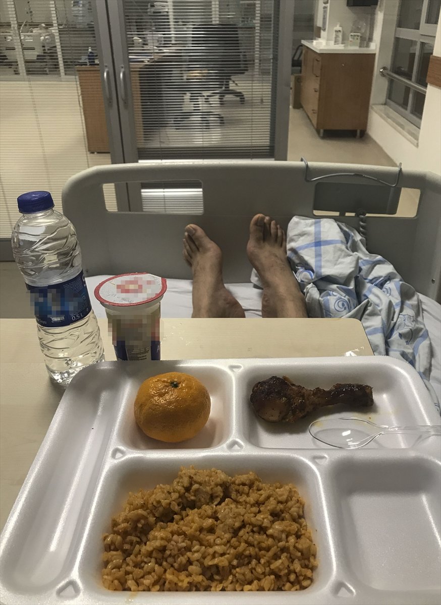 Kovid-19'u Yenen Aa Foto Muhabiri Aydoğan 26 Günlük Tedavi Sürecini Çektiği Fotoğraflarla Anlattı