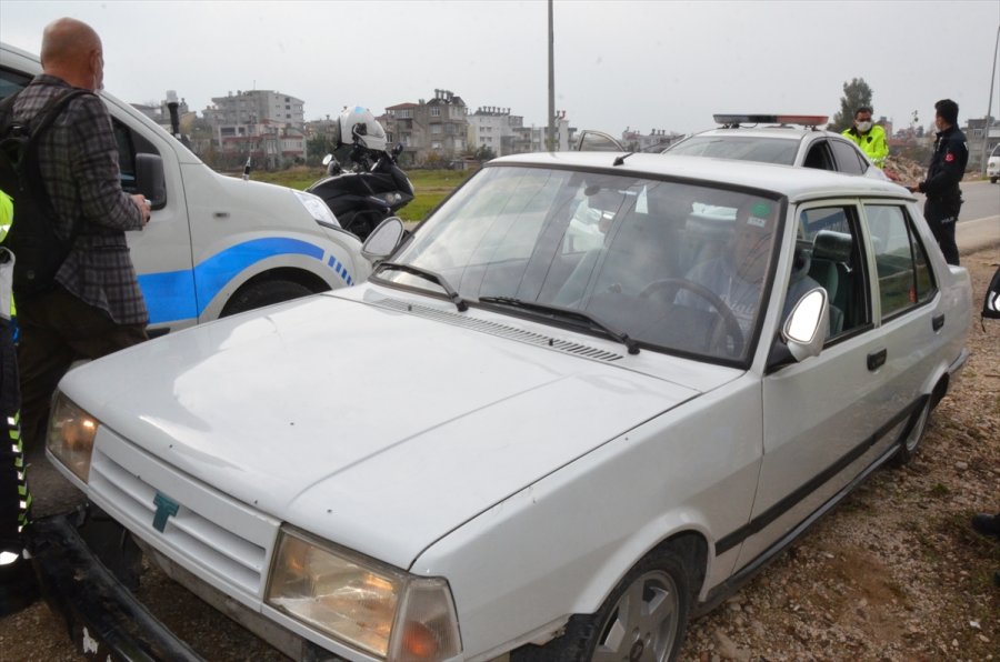 Antalya'da Kovid-19 Tedbirlerine Uymayan Ve Drift Yapan Ehliyetsiz Sürücüye Ceza