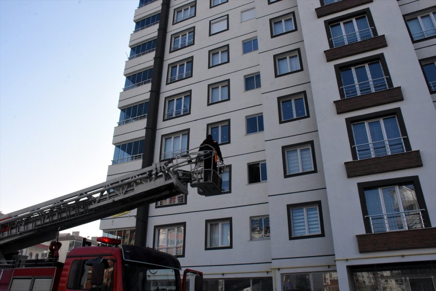 Kayseri'de Kocası Tarafından Darbedilip Evin Odasına Kilitlenen Kadın Kurtarıldı