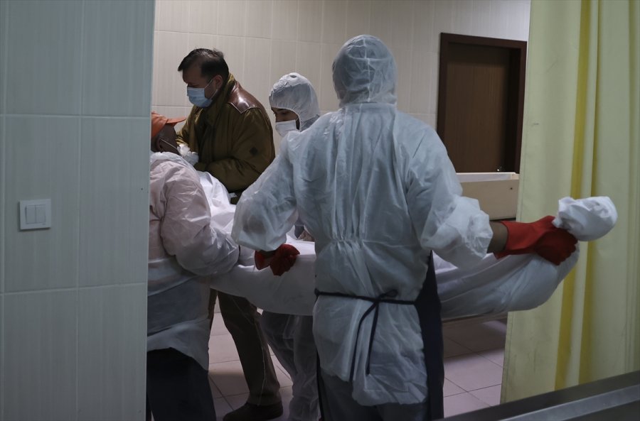 Kovid-19'dan Ölenlerin Defin İşlemleri Virüse Karşı Alınan Önlemlerle Yapılıyor