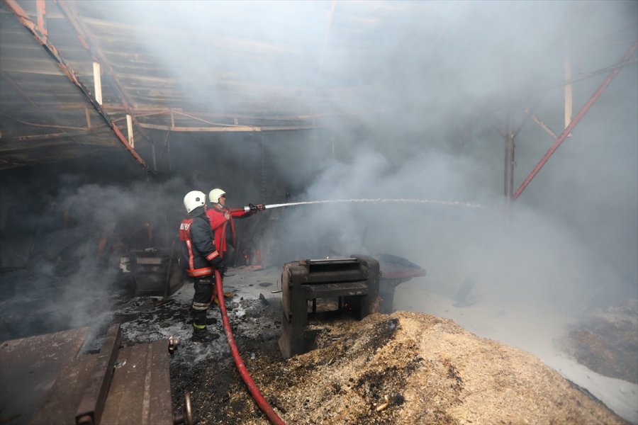 Mersin'de Kereste Atölyesinde Çıkan Yangın Söndürüldü