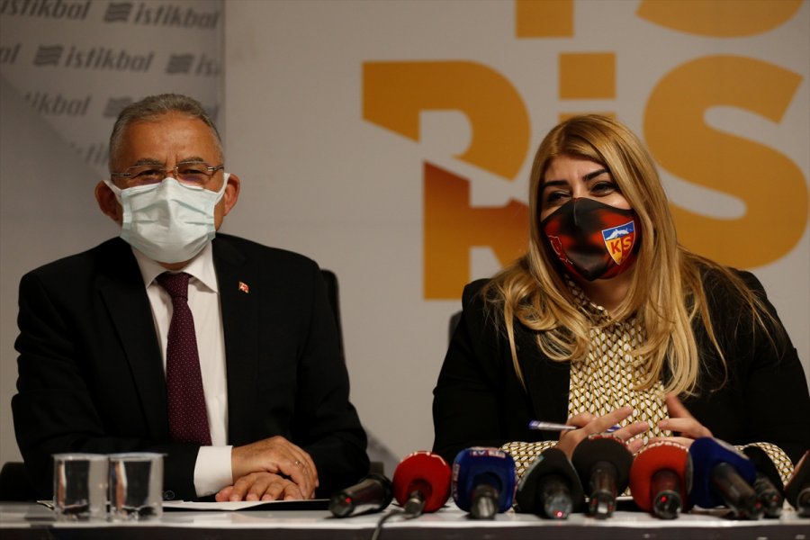 Kayserispor, Teknik Direktör Dan Petrescu İçin İmza Töreni Düzenledi