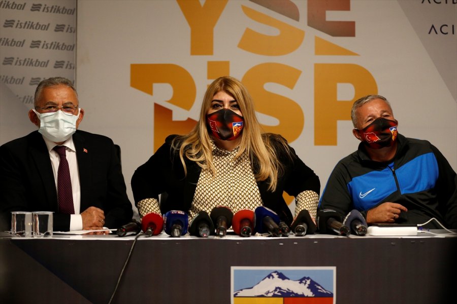 Kayserispor, Teknik Direktör Dan Petrescu İçin İmza Töreni Düzenledi