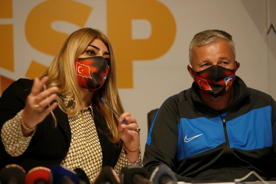 Kayserispor, Teknik Direktör Dan Petrescu İçin İmza Töreni Düzenledi